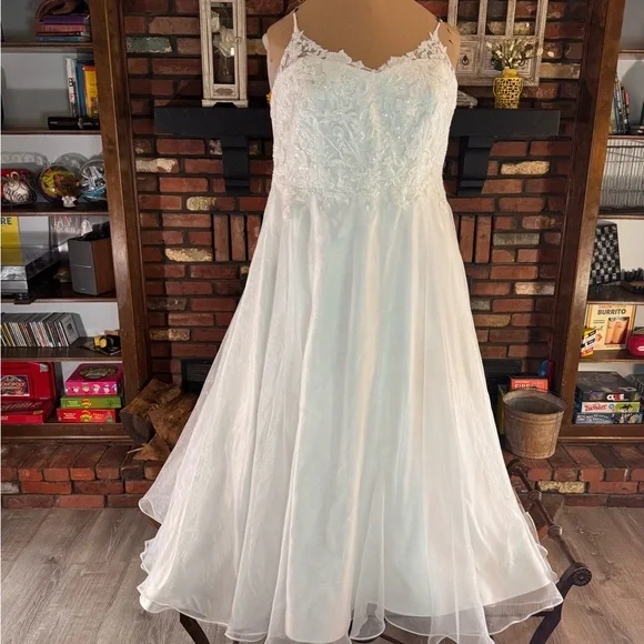 David's Bridal | Dresses | Davids Bridal White Lace Wedding Dress | Poshmark